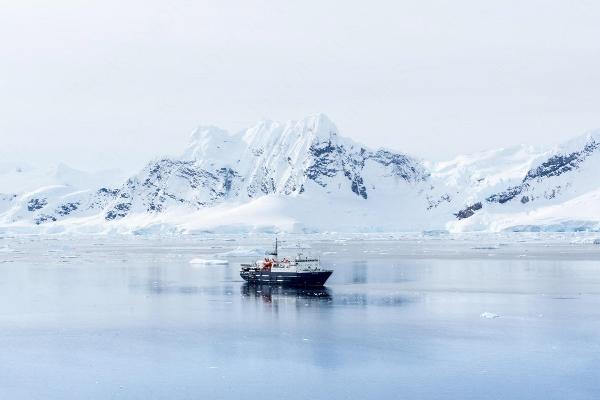 奧特陸斯號(Ortelius) – 北極斯瓦爾巴羣島探險家 -進入浮冰區(8天7晚)